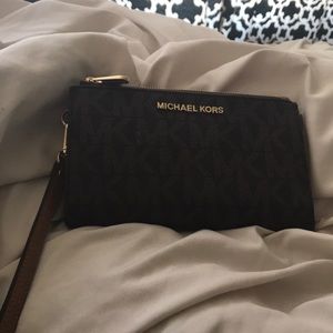 MICHAEL KORS WRISTLET WALLET AUTHENTIC